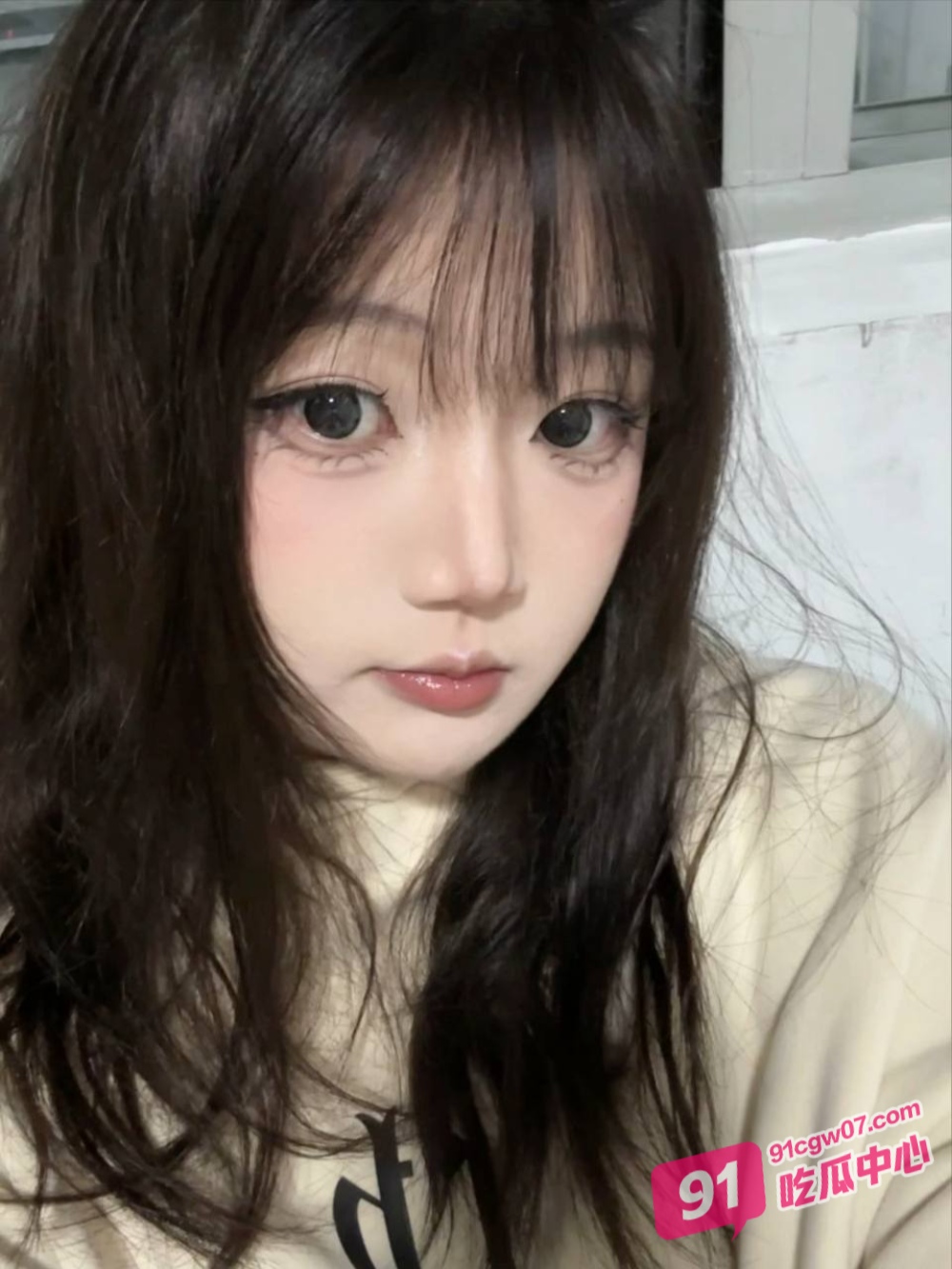 延边美女 韩涵 旗袍白丝榨精 嫩舌舔弄肉棒 无毛白虎小穴被后入猛烈抽插