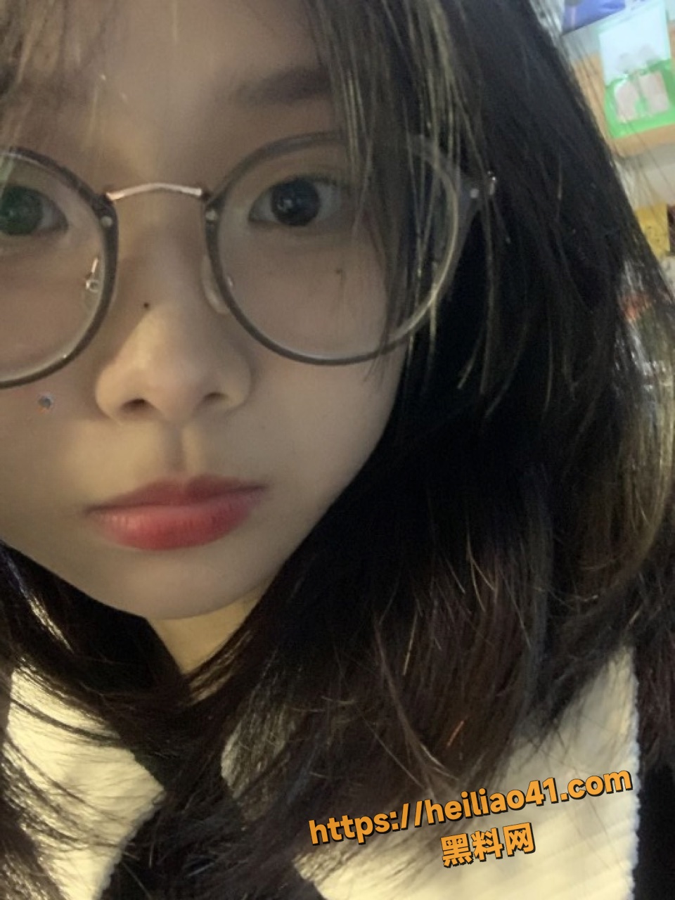 A级泄密 大二眼镜妹 完美露脸口交流出 清纯反差婊跪舔深喉 眼神勾魂超刺激！