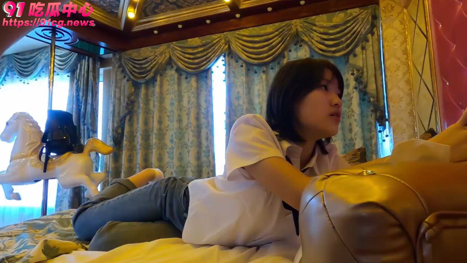 【哇 好深好深啊】多角度偷拍02年舞蹈系女孩 见证思春少女的滋润与蜕变！