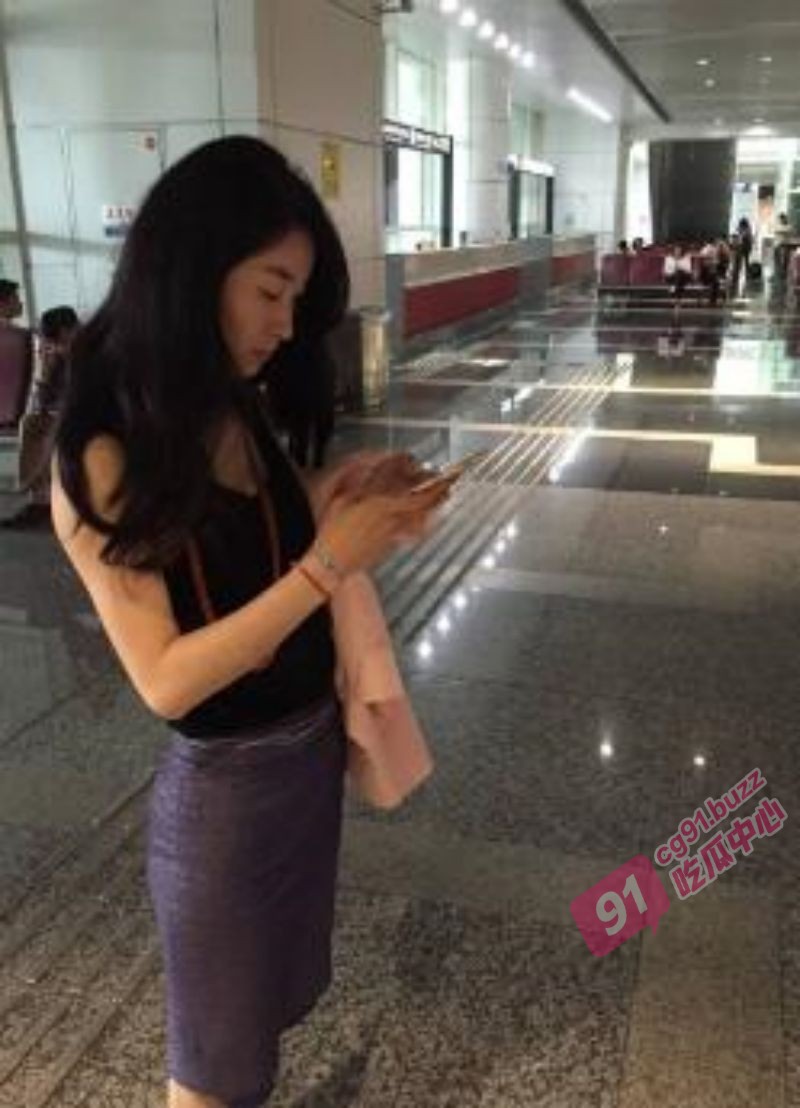 迷奸三人组～清纯女同事遭双洞齐插 美女被摧残醒后继续加大药量 持续玩弄！
