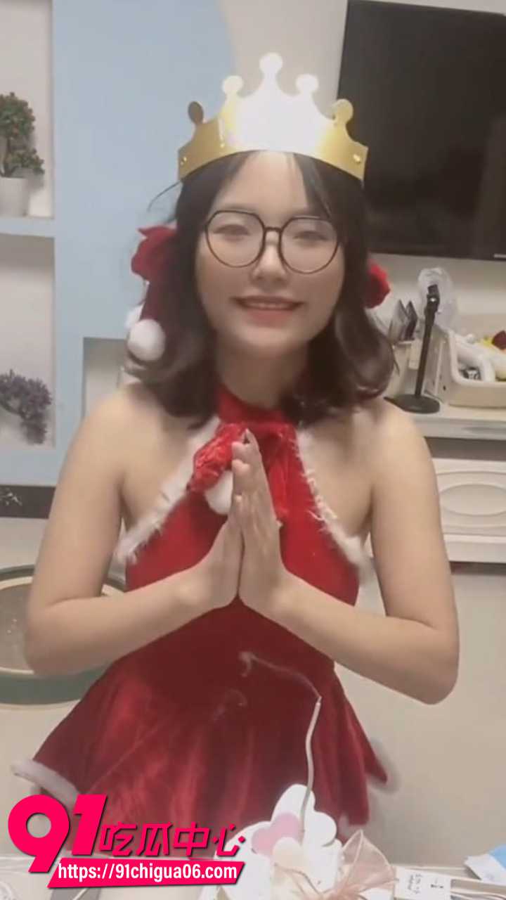 快手周周乖崽私人定制庆生黑料5 快手周周乖崽私人定制庆生黑料5