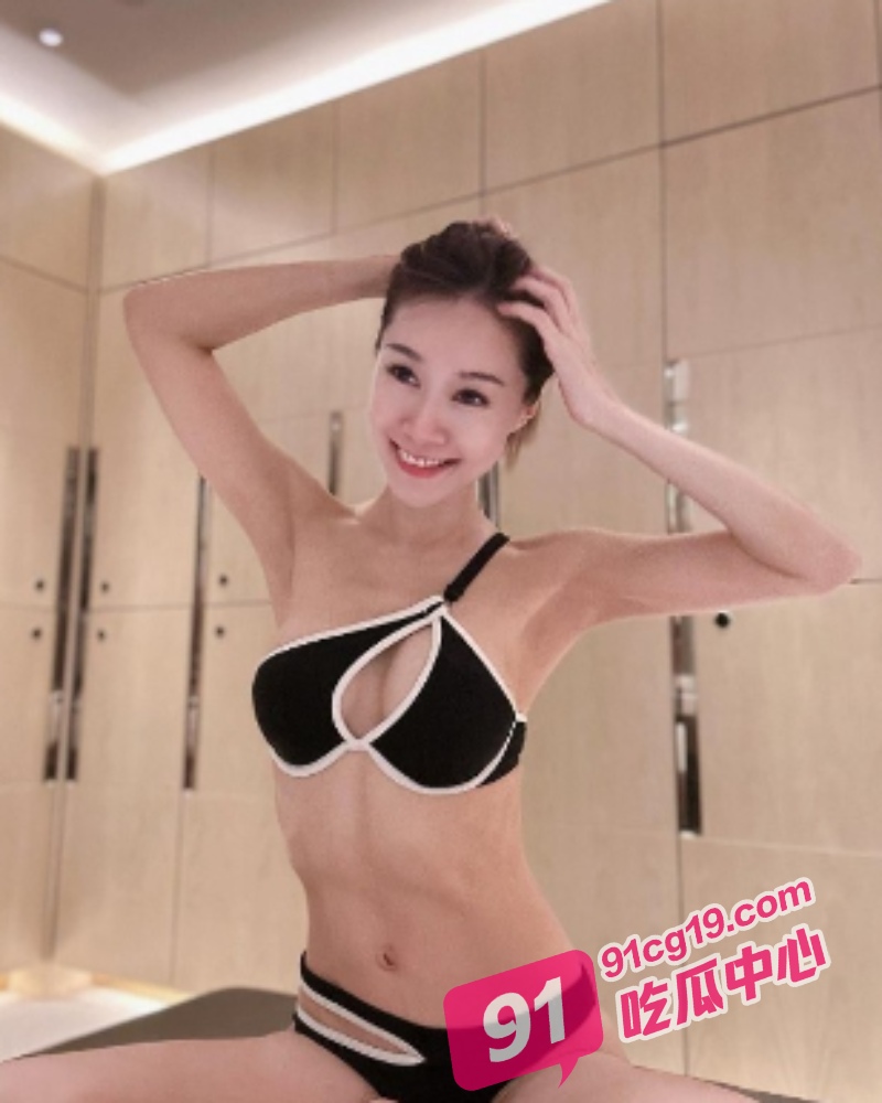 湖南长沙房产女销售 为讨好富哥 竟满足他的各种癖好!