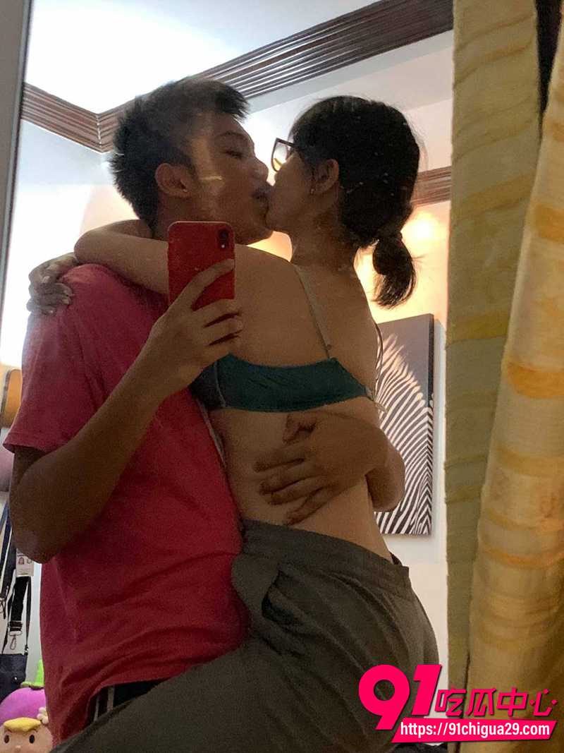印尼网红JulzPanizales 与肥猪男友淫拍流出 激情缠绵超刺激 现实版美女与野兽!