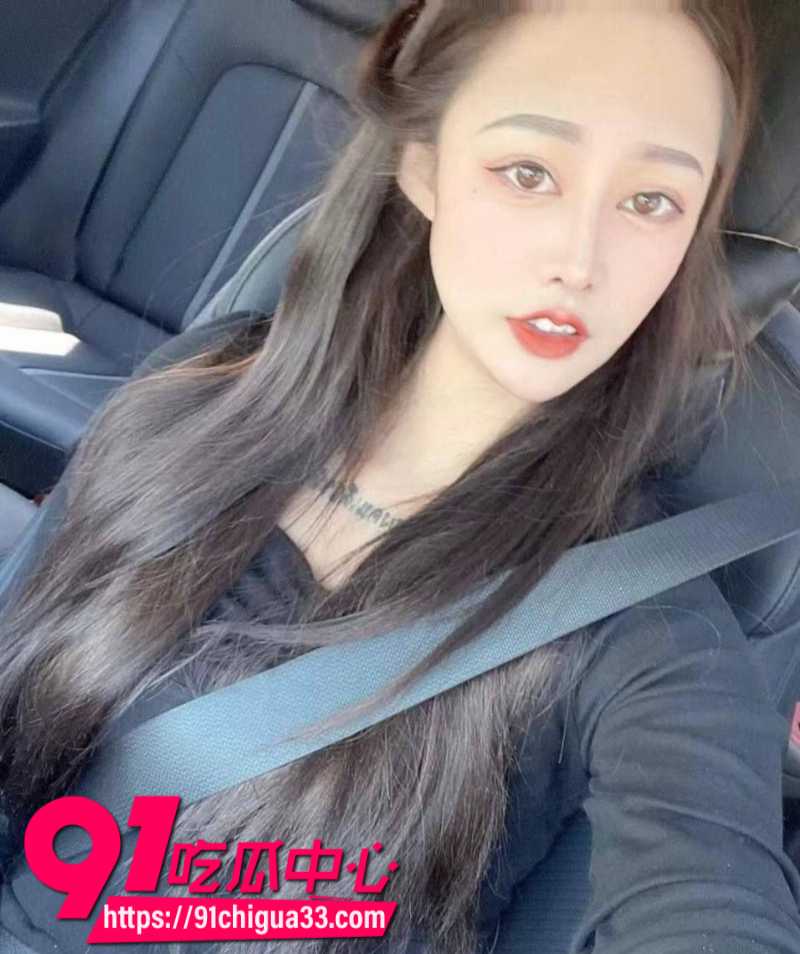 约炮大神只花一顿小龙虾 拿下川渝花臂小母狗 开房三天把花臂骚货连续干了七炮