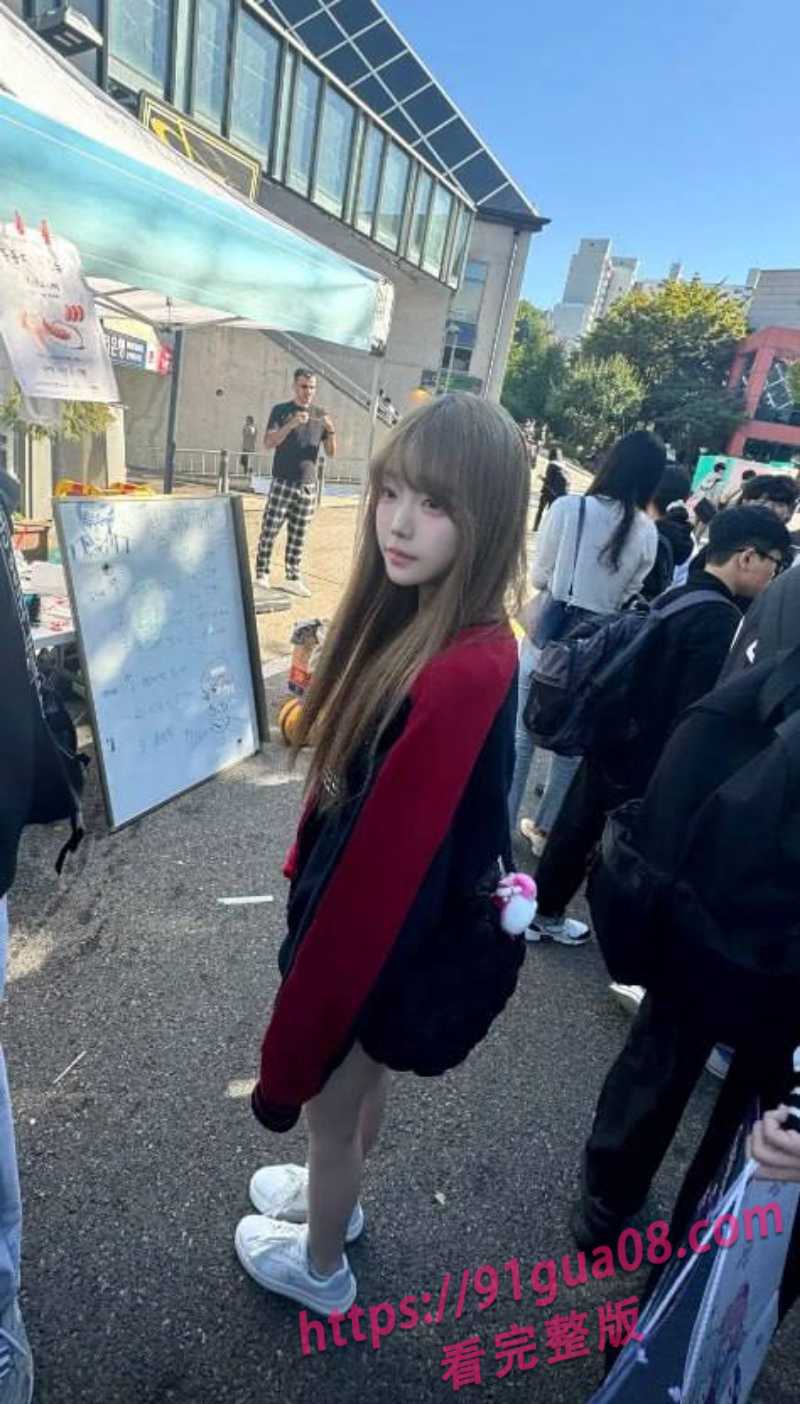 抖音300w粉丝的网红ciu715.jpg