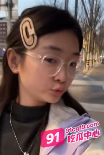 河南方城 李静云 下海兼职视频流出 白天质检晚上巨屌进修 乡里土鳖也想做金凤凰 配图2
