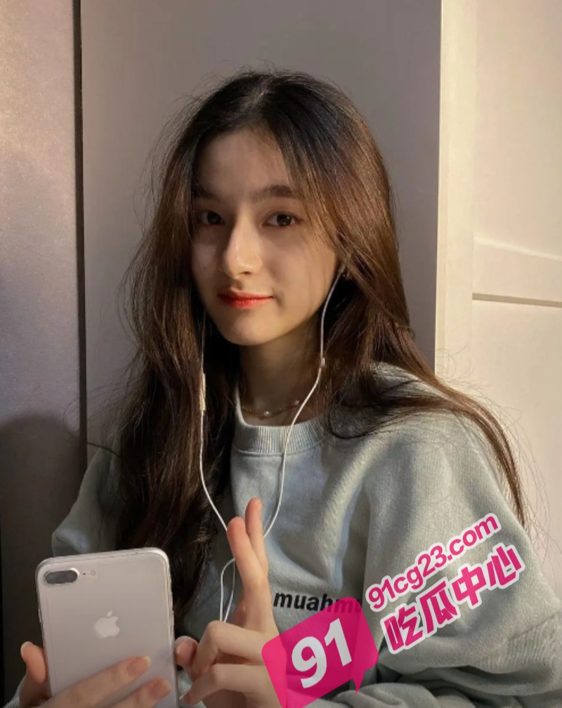 泰国纯情小嫩妹 反差果然是女人的天性 异域风情无一例外 配图2