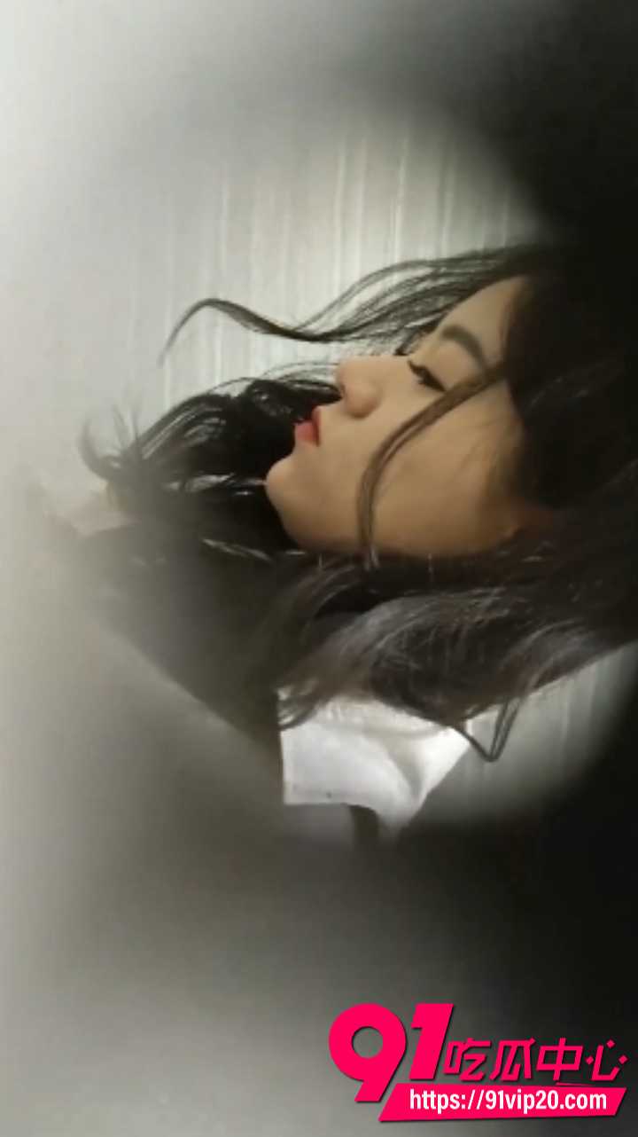 猫眼偷拍美女小姐姐上厕所2 猫眼偷拍美女小姐姐上厕所2