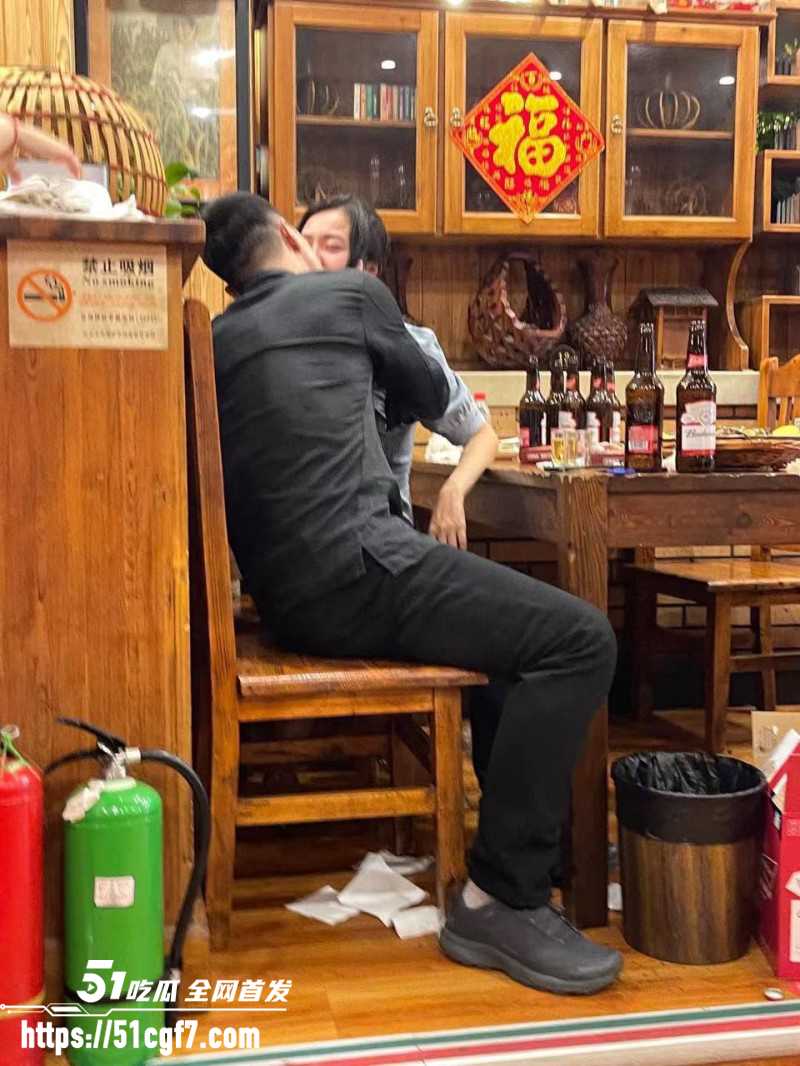 狗男女饭店舌吻酒店偷情02