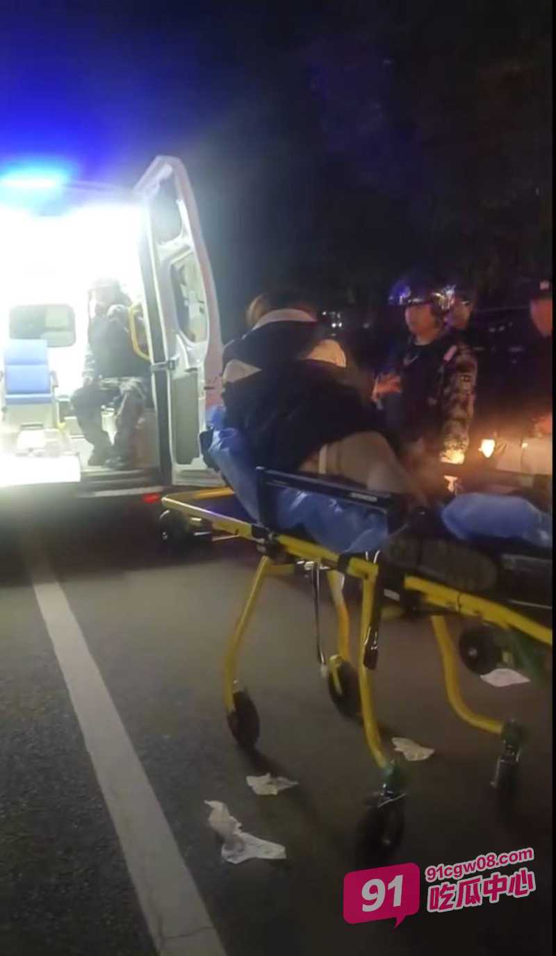 奇葩少女与狗狗做爱事件！浙江丹州紫竹山庄00后 与狗发生关系拔不出来上医院求救！