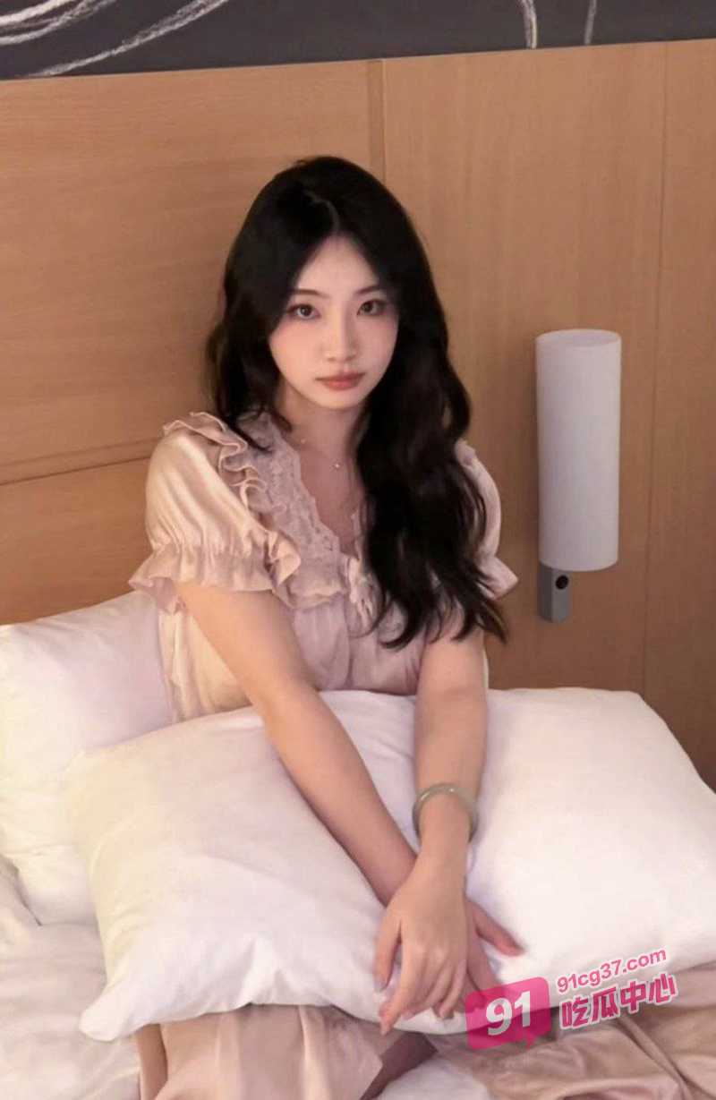 重庆甜妹夏思雨私拍流出 外表清纯私下浪荡本质显露无疑！ 配图5