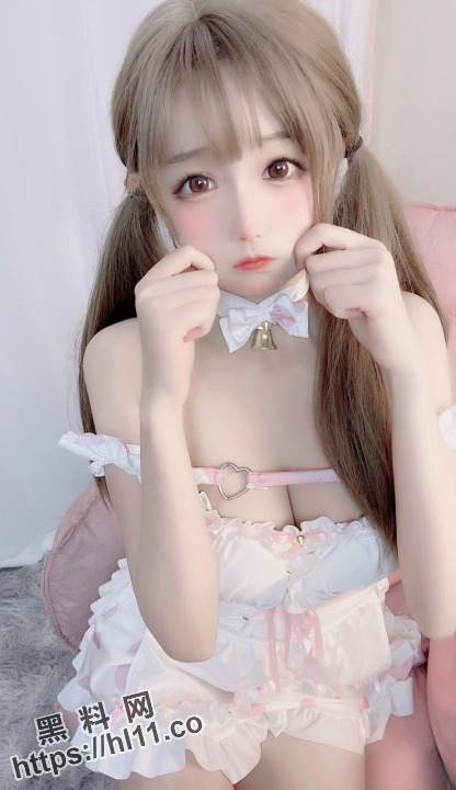 B站 [奶凶小琪] 高清流出提督礼包黑丝照及视频！高清流露女主的淫荡形象！