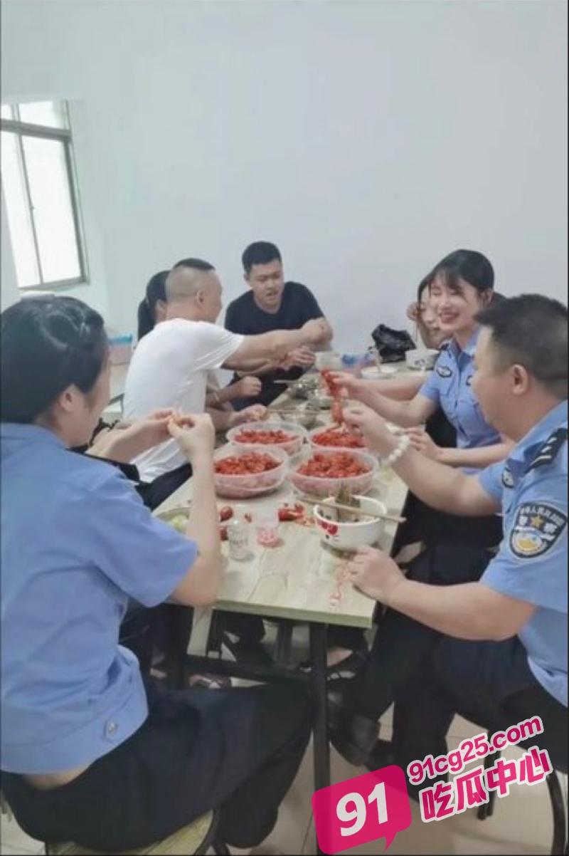 人民公仆化身人间淫魔 卧底派出所偷拍女警不雅视频 推特传播配文不堪入目