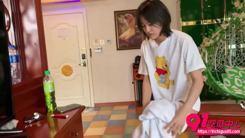 唐哥新作约泡02年舞蹈女孩 紧致小逼被大鸡巴后入猛插开苞 疼爽交加浪叫连连