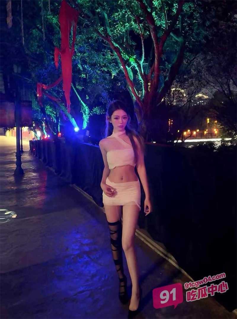 江苏职大学生妹张蓝欣 土豪哥将3w包养纯欲骚逼调教成性奴 手脚捆绑不停猛玩！ 配图3