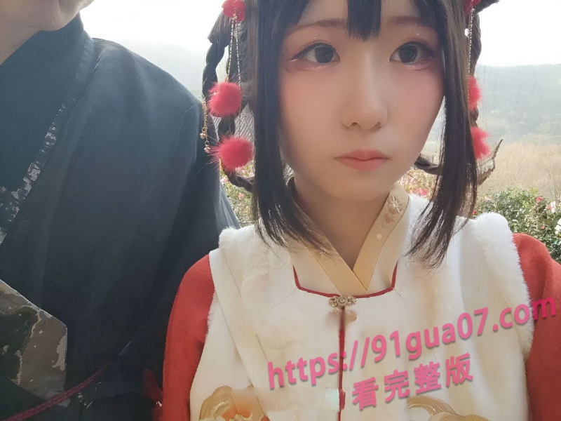 大哥漫展重金拿下学生妹 床上体验让人羡慕～ 配图2