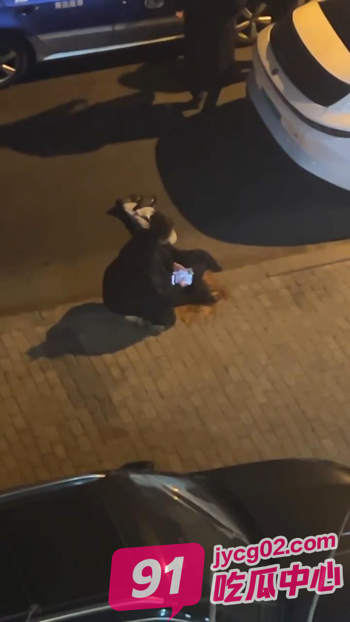 青岛海博男子一拳KO小仙女！妹子当场被打进icu！ 配图4
