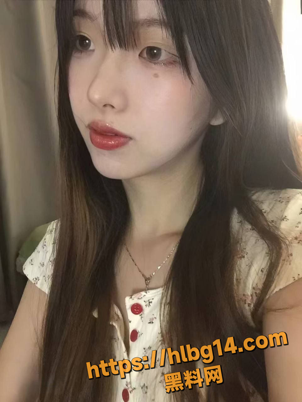女大学生第一视角性爱原档内容泄露 白嫩肌肤如玉般光滑 各种情趣穿得太骚了
