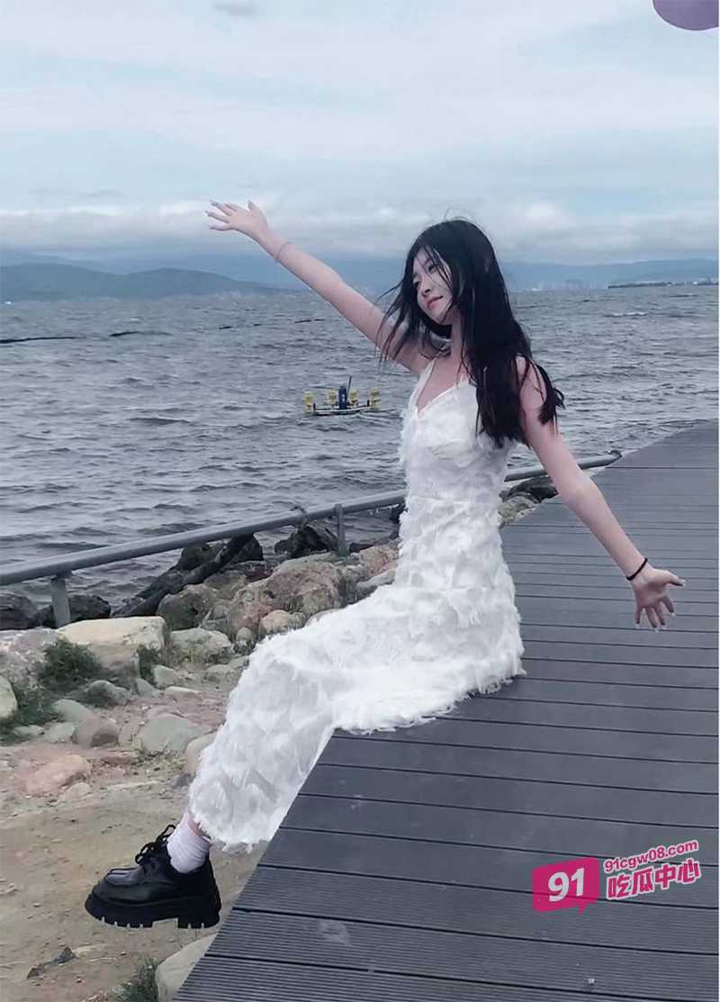 长腿黑丝御姐被多姿势猛凿 骚穴淫水直流干的直呼 “受不了 老公射给我！” 配图
