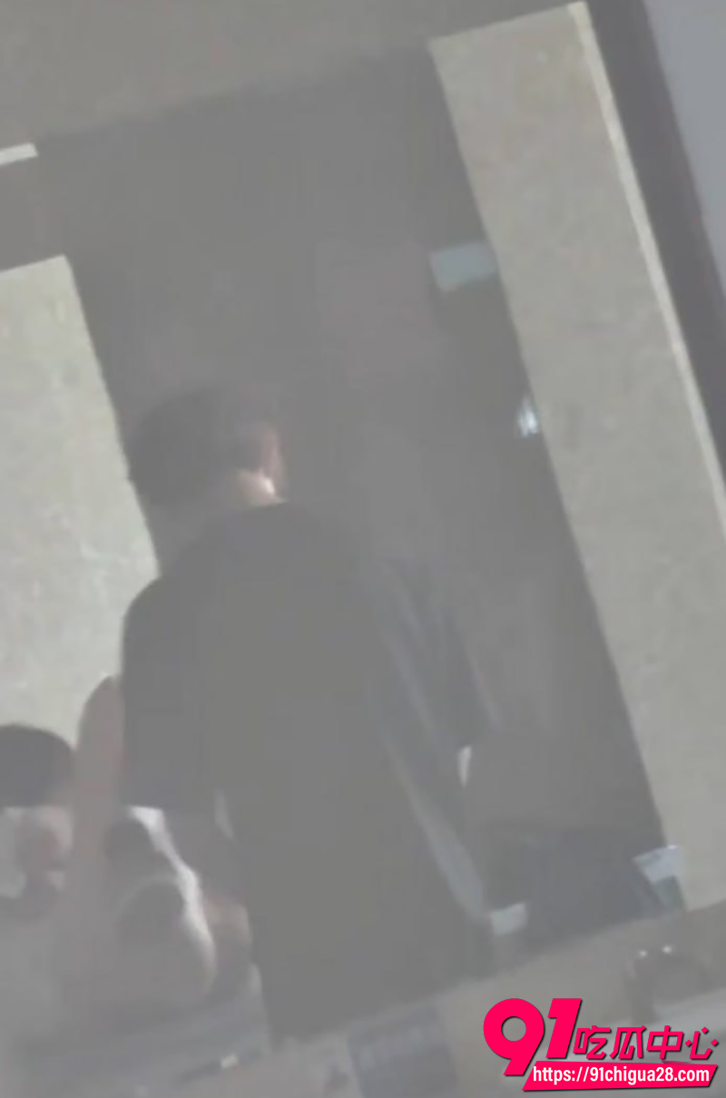 学校厕所开炮视频 3