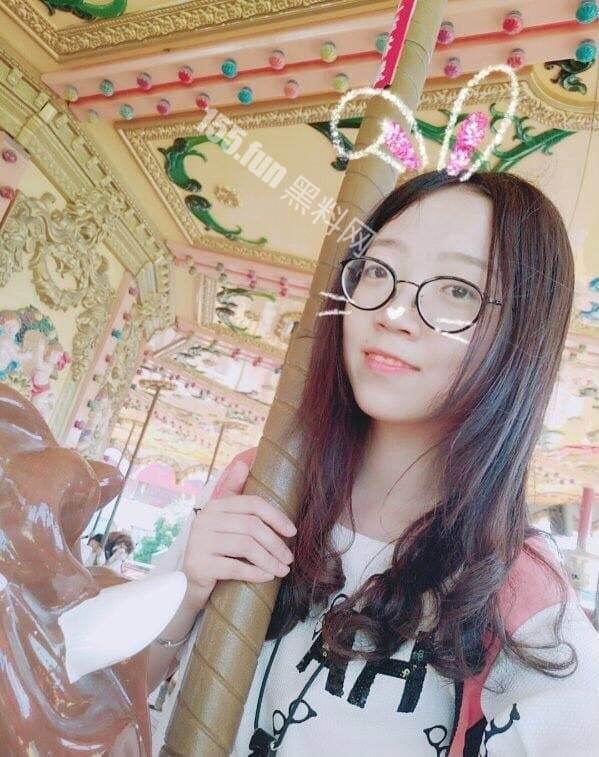 【网友自拍】怒插性欲极强的眼镜妹