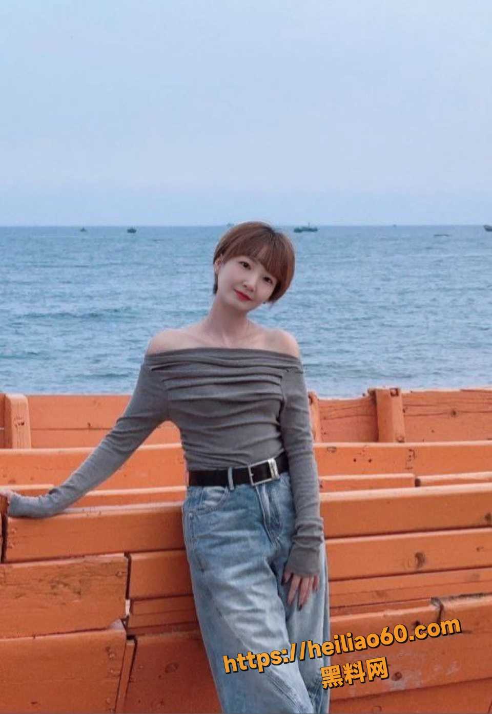 浙江极品小美女 周萌 为买包裸贷 结果还不上债被全网曝光私密照！