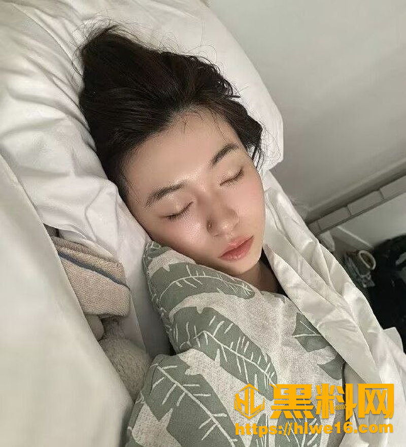 悉尼大学 女大留学生 私拍流出 边做爱还得边舔假鸡巴 性瘾根本无法满足