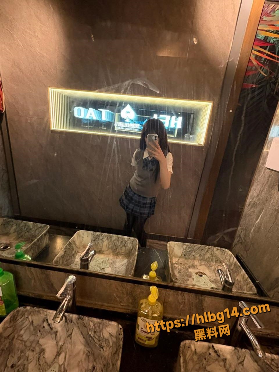广东职业技术学院精神小妹 在出租屋里被黄毛无套爆操调教 超嫩的身材非常敏感 碰两下直接高潮痉挛！