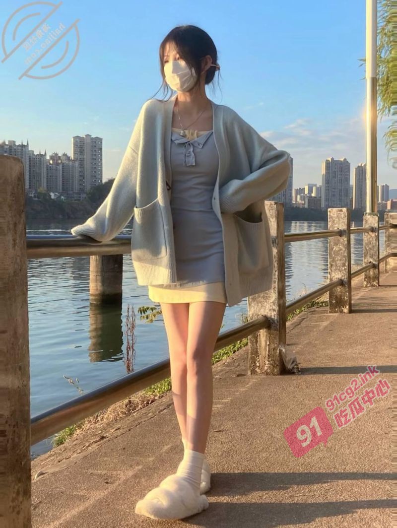 乱伦推荐～有一个可望不可上的姐姐是一种什么体验？直接灌醉 扒开双腿插入嫩穴！