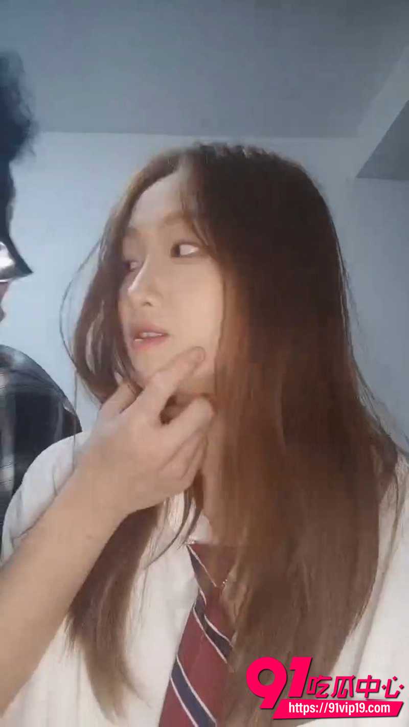 花臂精神小妹下海直播 2 花臂精神小妹下海直播 2