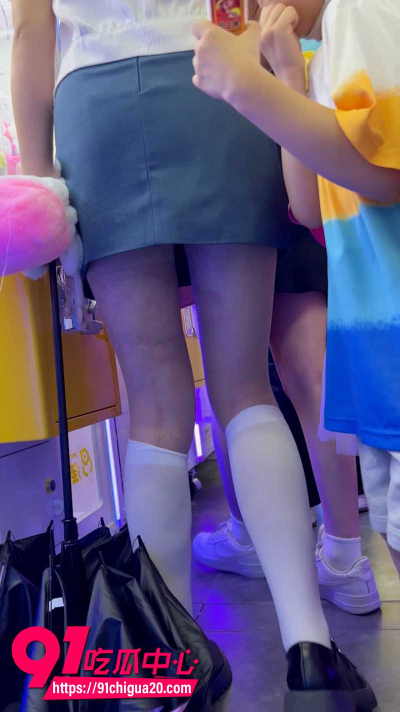 抄底大神商场极限偷拍JK嫩妹5 抄底大神商场极限偷拍JK嫩妹5