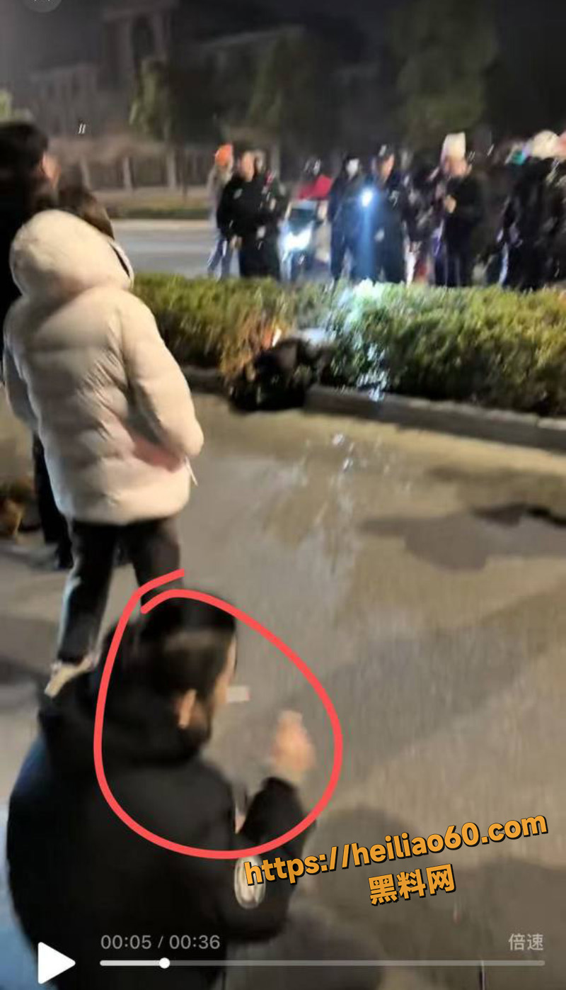 已屏蔽资源速看 扬州双塘路喷壶烧人惨案 货车司机当街浇汽油将男小三活活烧成焦炭
