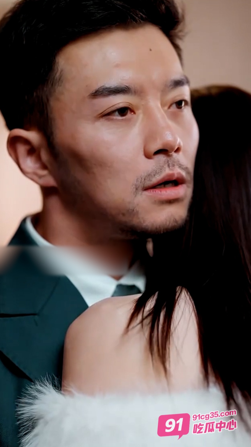 擦边短剧【金牌销售】全集放送：卖房小姐用身体色诱有钱老板 成功上位 配图2