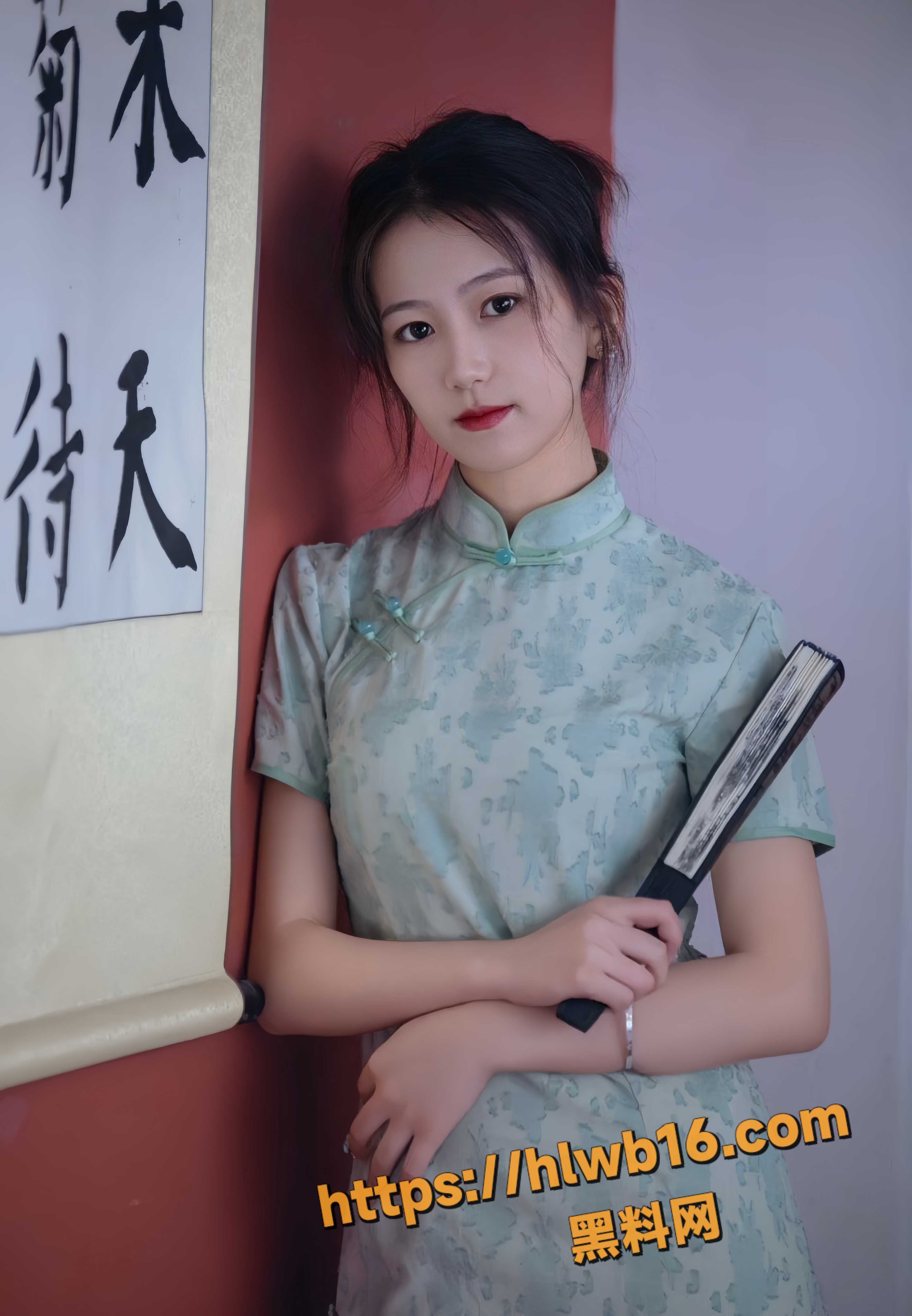 广州星海学院清纯系 林子玉 被金主包养私拍流出 足交女上位骑乘狂扭！