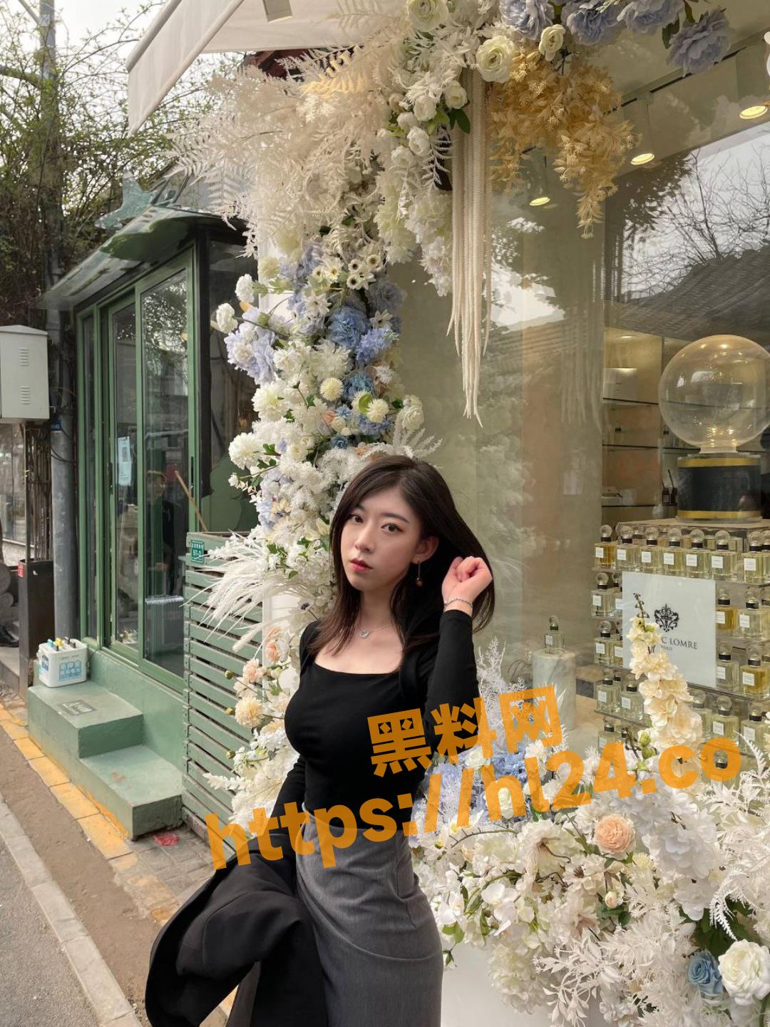 云盘泄密：广西柳州某楼盘销售员高颜值女友 性爱视频