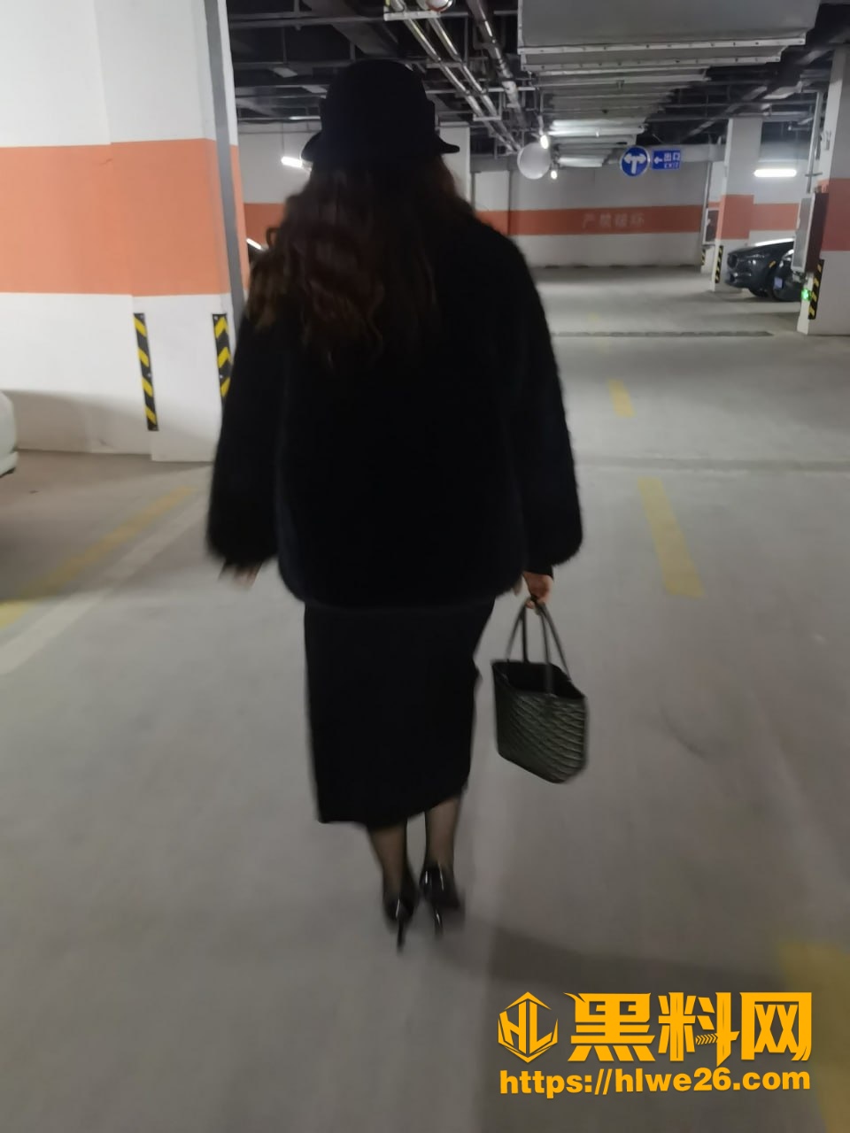 开封夫妻 曙光女神之宽恕 约单男玩3P 还给老婆买了情趣内衣和丝袜 酒店疯狂开操
