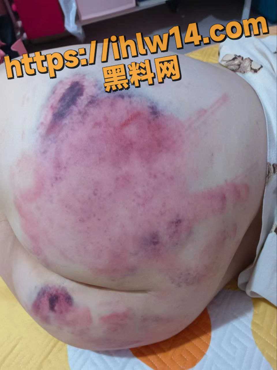 这么大的屁股 就是用来刹车的 长裤磨成开裆裤 屁股磨成水蜜桃！