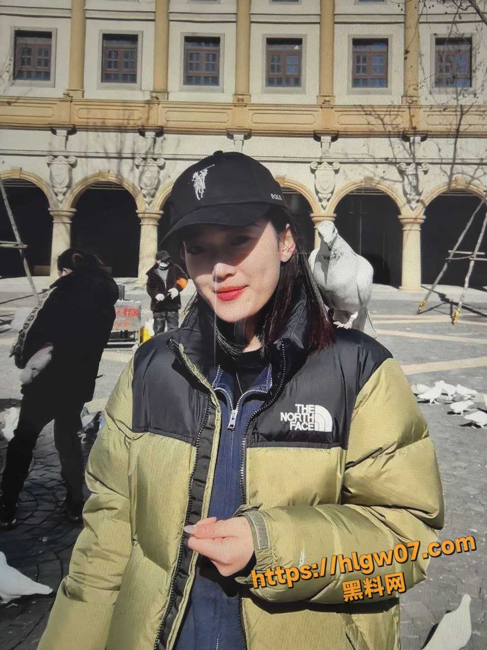 安徽00后嫩妹和男友外出旅游 肥穴被干外翻 近距离插逼特写 淫水狂飙！