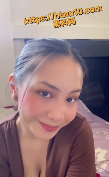 看神似泰国明星的高颜豪乳少妇如何让自己欲仙欲死 高潮常伴淫水大屌早已爽飞！