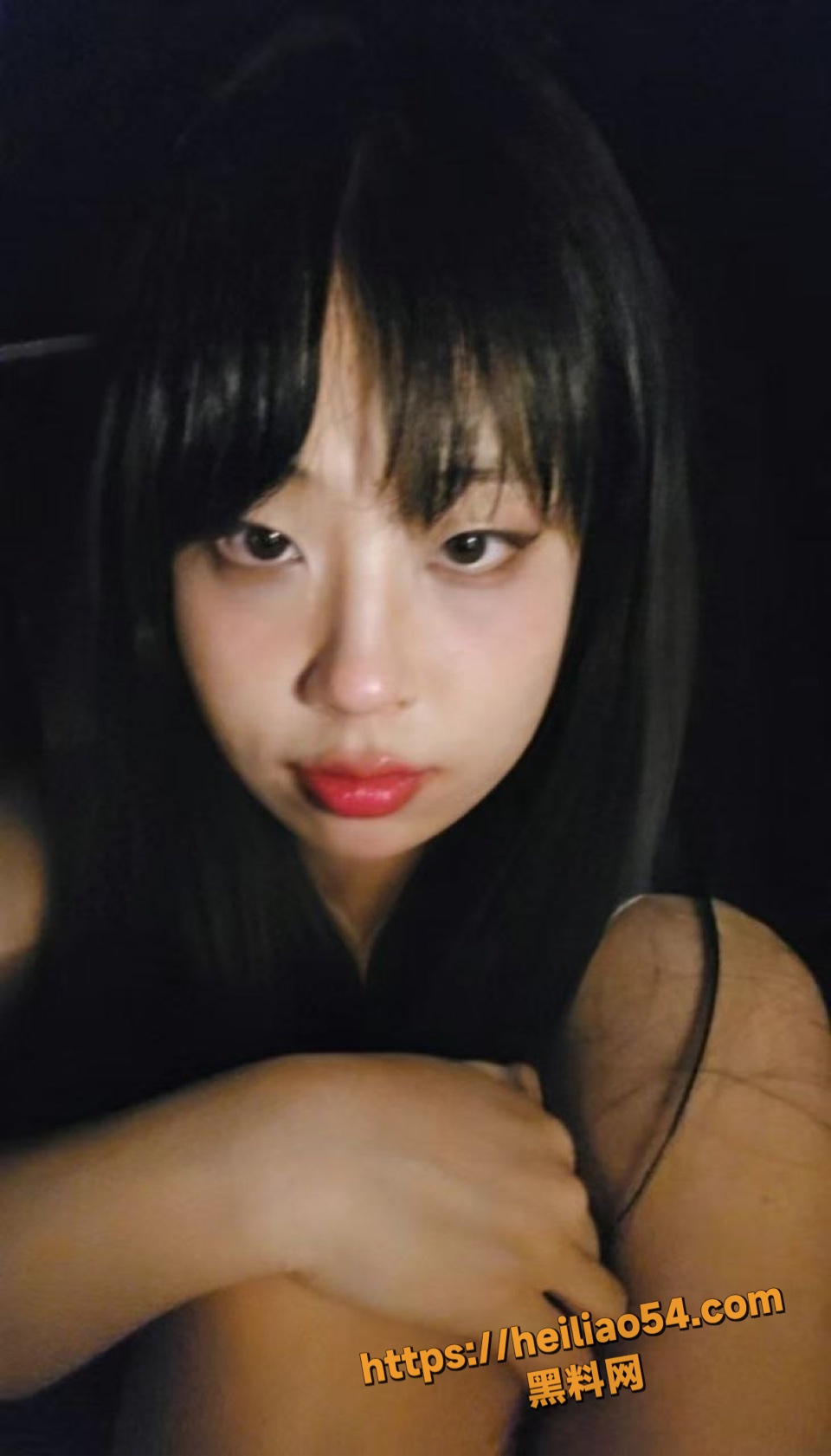 澳大利亚反差留学生 喜欢探探聊骚约炮 背着男友和白人做爱 超喜欢被拽着头发后入！