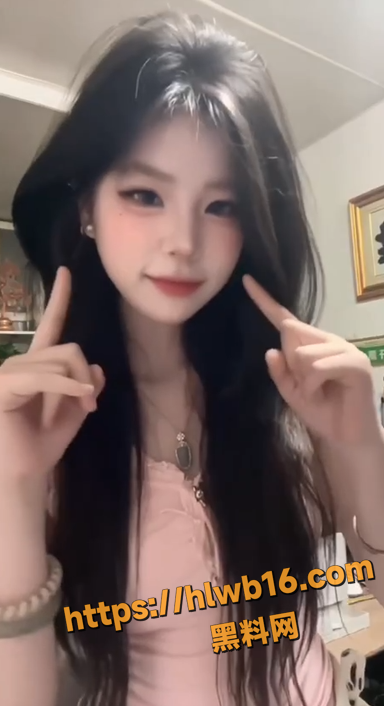 山西大同怀仁美女 张佳瑶 反差自慰视频曝光 粉嫩白虎蜜穴一览无余 好美的妹妹好美的逼！