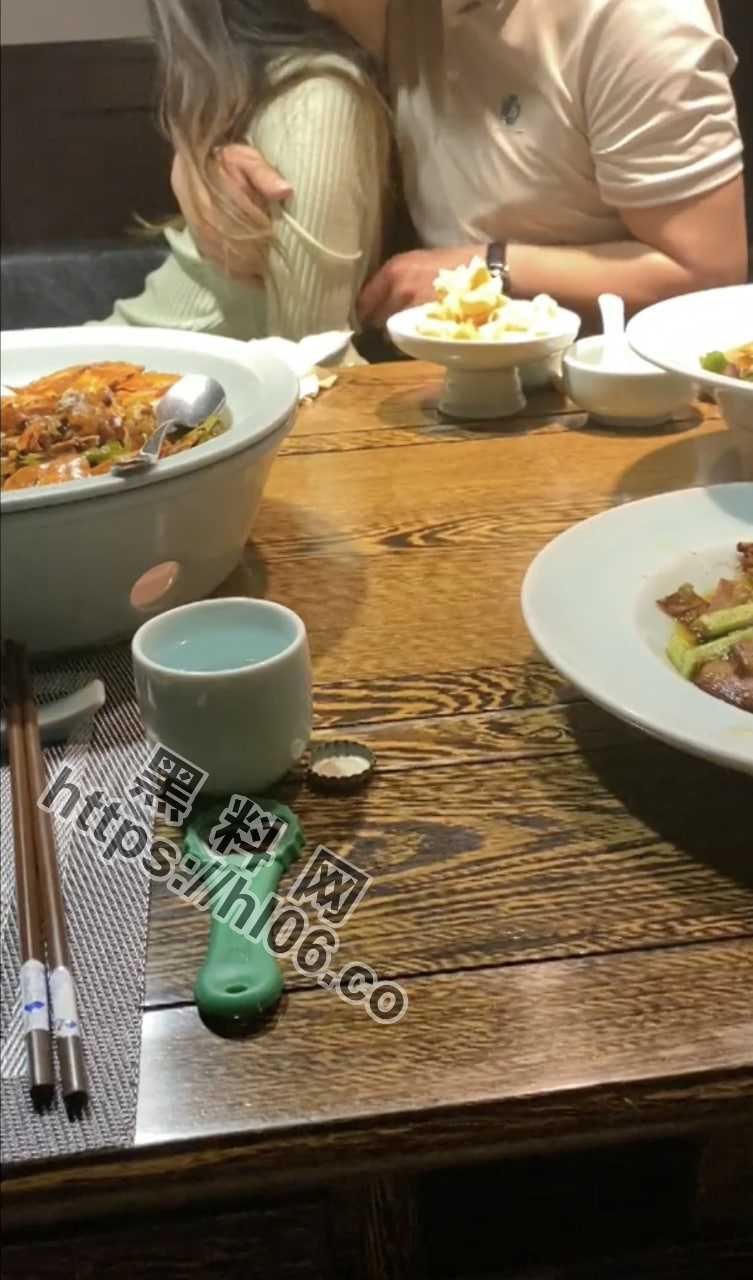 [真实换妻]两对90后夫妻颠覆传统性爱 挑战换妻之旅！结果四人开启群P模式！