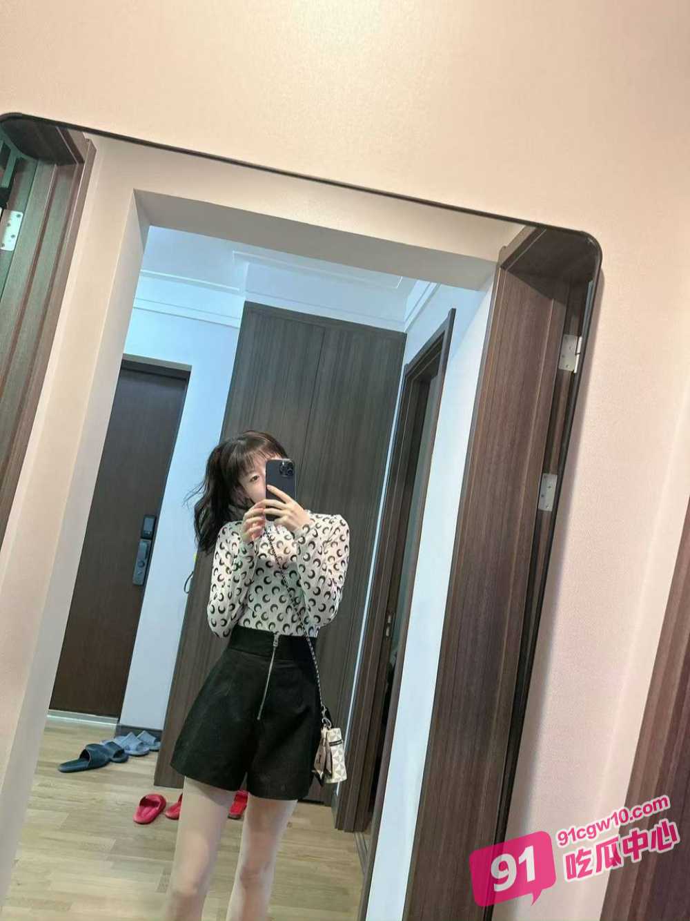 瓜友曝光前女友 谢敏 口交做爱私拍视频 极品反差婊 细腰肥臀身材极品 真是骚到爆了 配图3