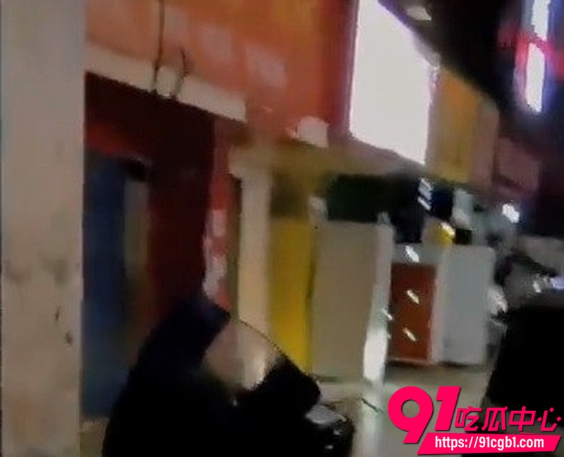 深夜城中村扫街体验50岁老阿姨足疗店性服务 第一视角实录 口交传教士体位床上激战6 深夜城中村扫街体验50岁老阿姨足疗店性服务 第一视角实录 口交传教士体位床上激战6