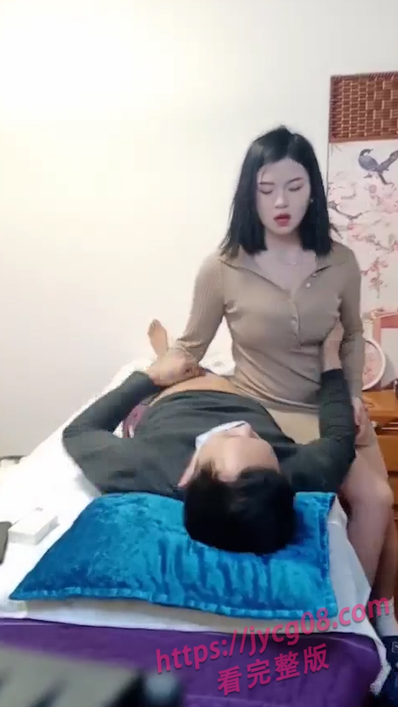 按摩店风情少妇实录！胸推手法太绝 男主情难自控！ 配图3
