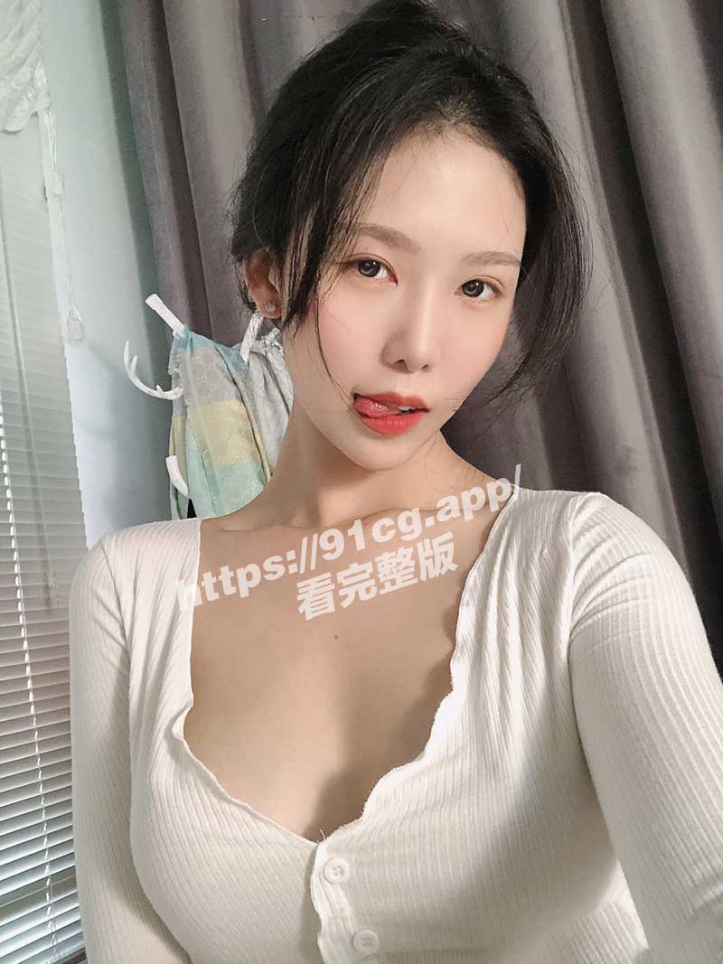 抖娘利世 最新主题黑护士透视居家制服诱惑视频 性感玉足极致挑逗