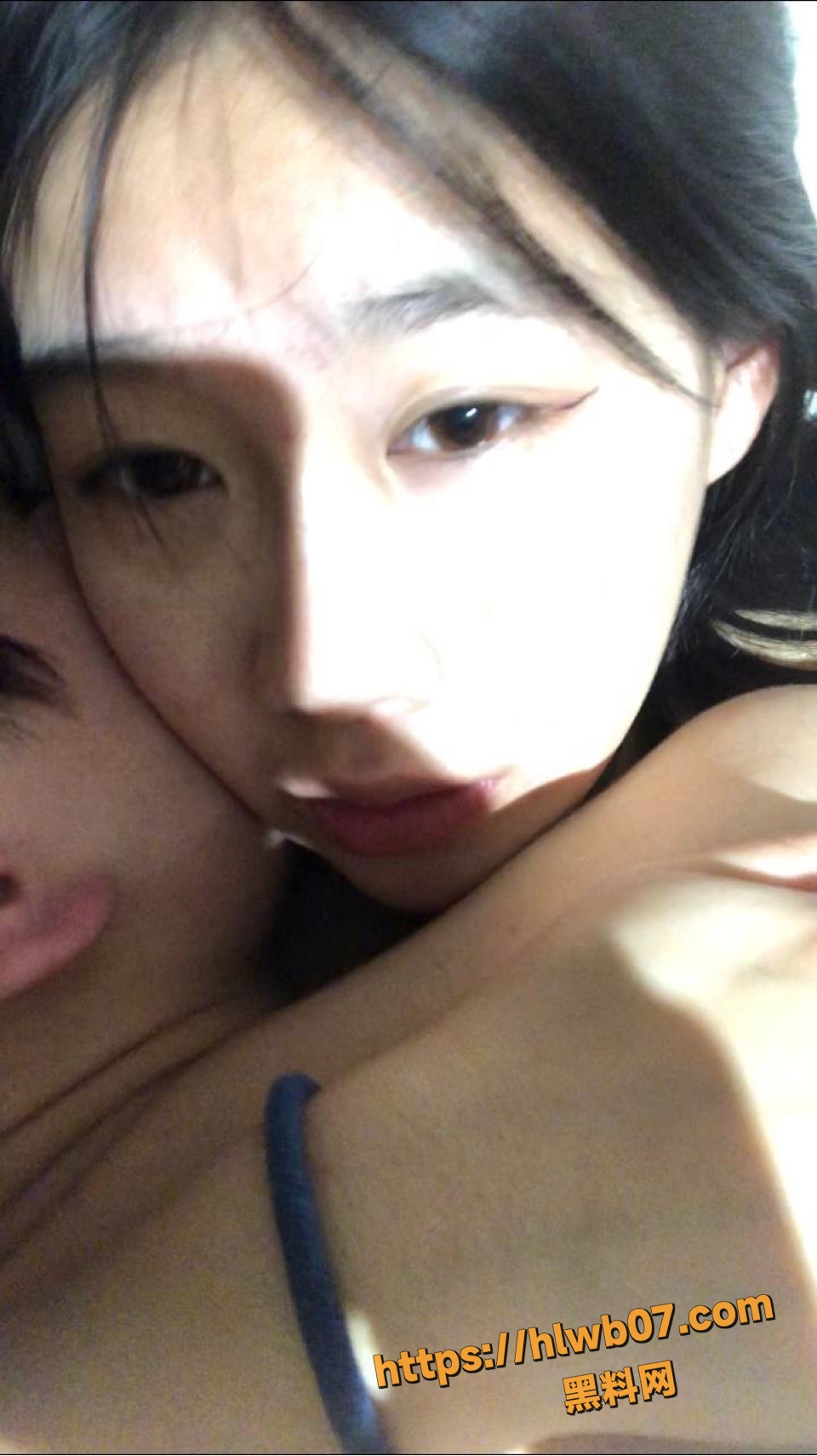 江苏南通小美女李春雨与男友酒店激情后入式交合 叫床声浪荡回荡整个房间！
