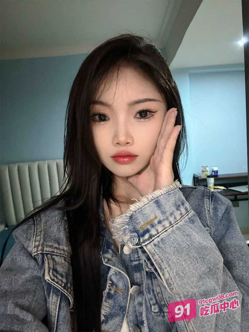 推特顶级网红蜂蜜醉 多男多女群交乱操人体盛宴不容错过！这骚货们性瘾是真大~ 配图