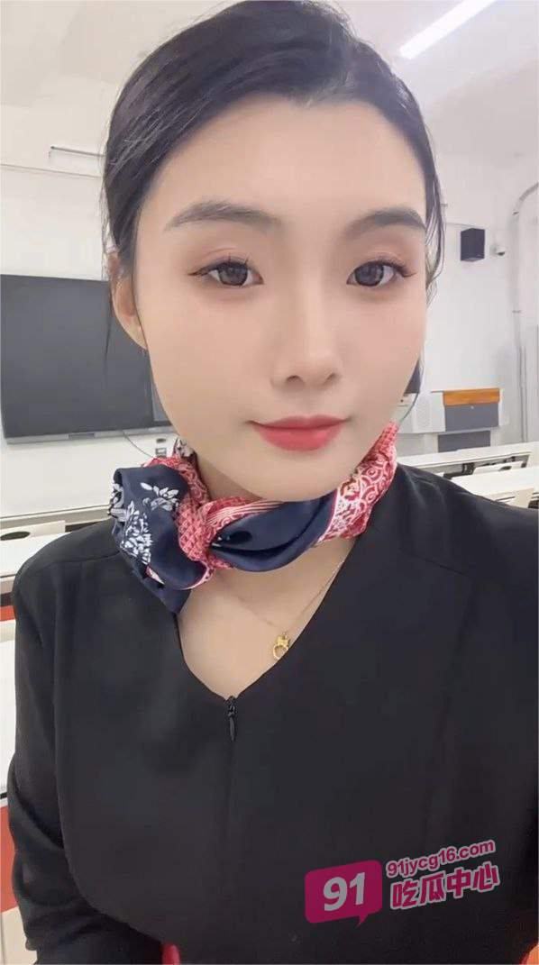 泉州海洋职业学院洪冰炜边做爱边回男友消息！男友成了play的一环了！