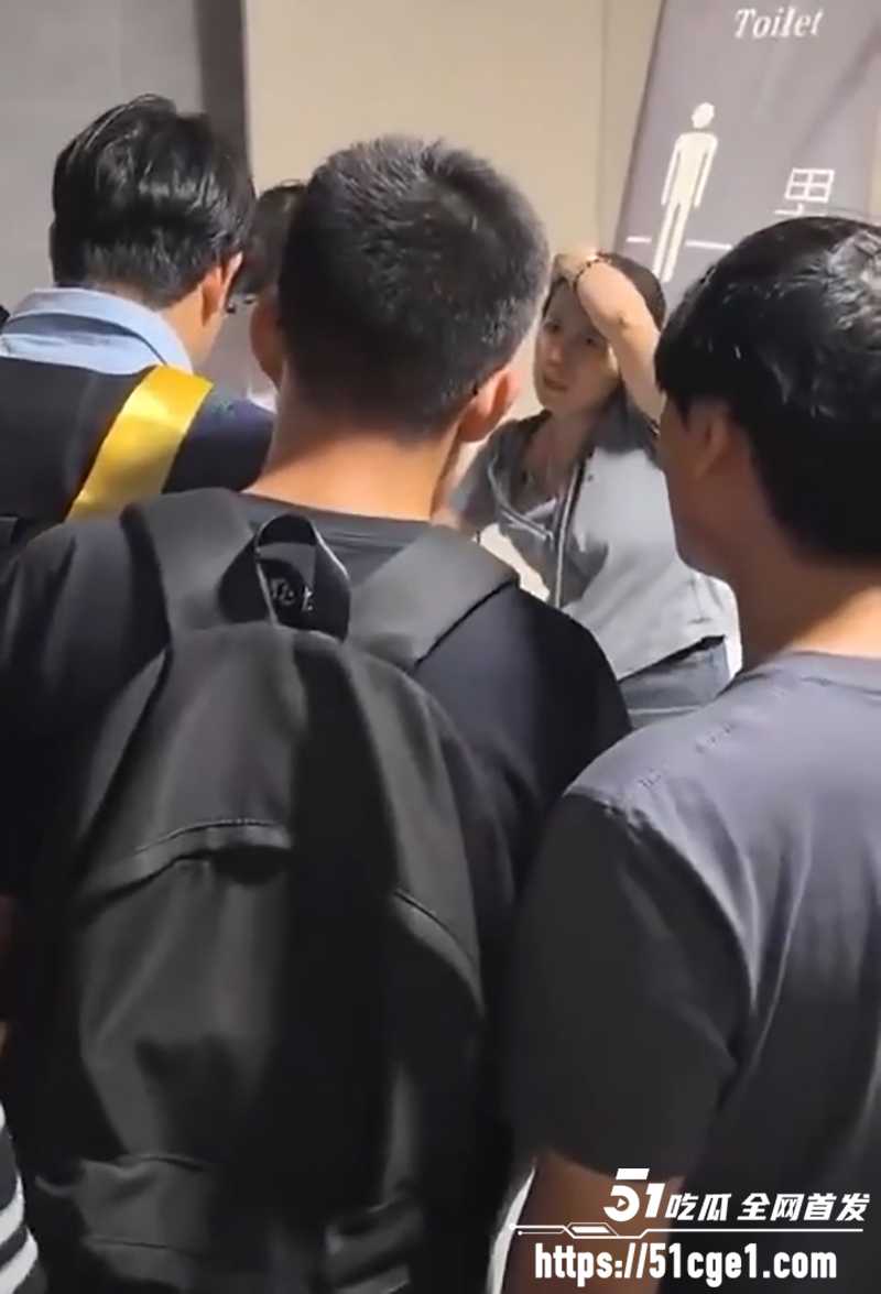 河北地质大学女厕偷拍被抓视频流出 6 拷贝